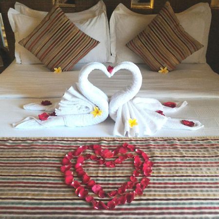 Mega Boutique Hotel Kuta Lombok Buitenkant foto
